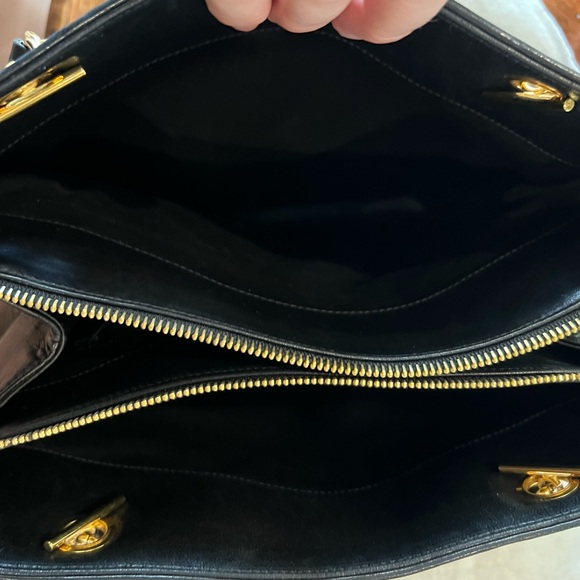 Lambskin Chanel Tote - Picture 4 of 15